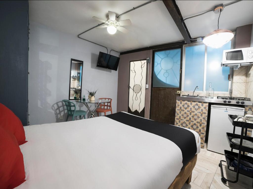 Coyotito Beds Coyoacan, suites a tu alcance!!! photo