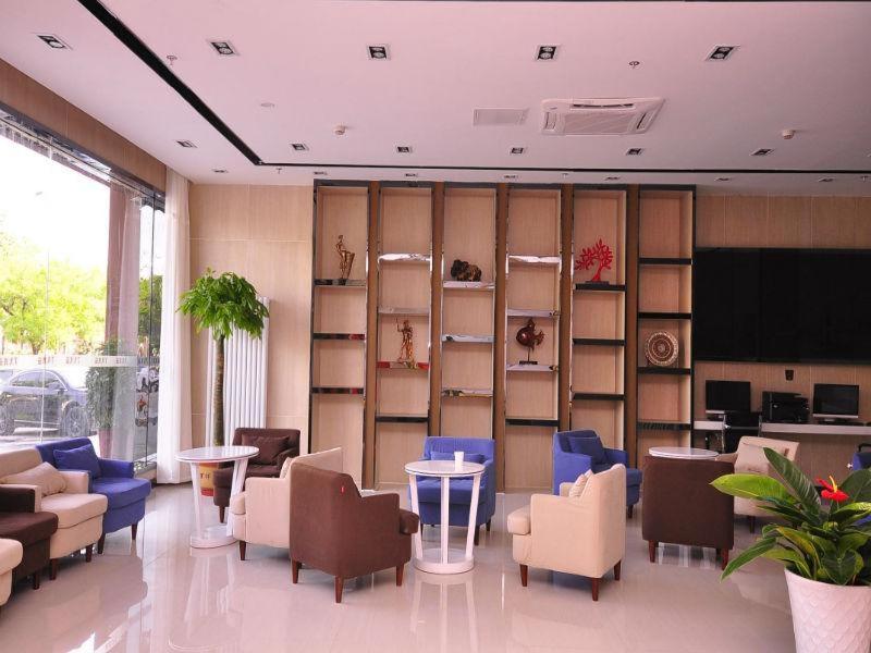7 デイズ プレミアム 済南 洛口 服装市場 武英山 北路 (7 Days Premium Jinan Luokou Clothing Market Wuyingshan North Road)