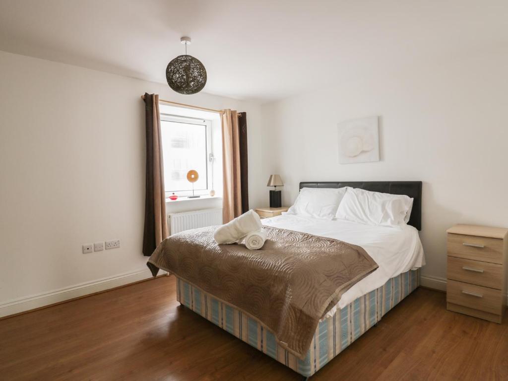 4 Bredon Court, Newquay photo 2