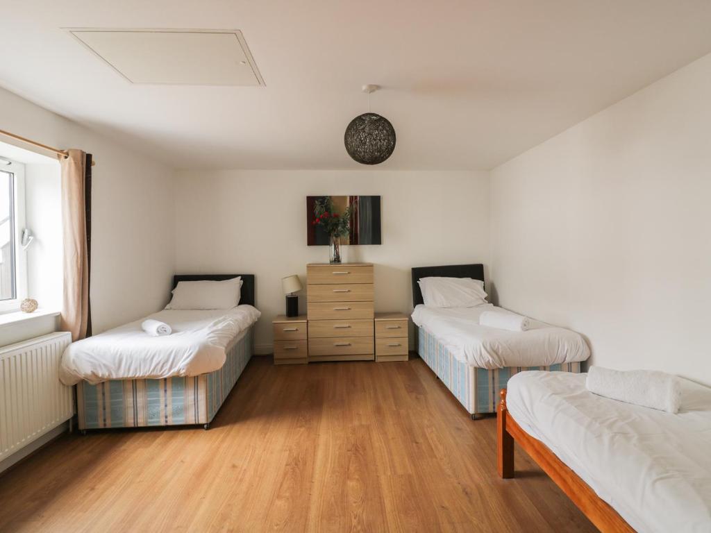 4 Bredon Court, Newquay photo 5