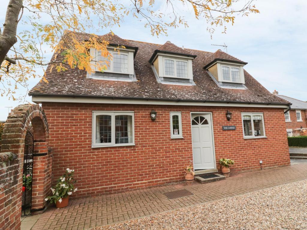 The Lodge off High Street, Hadleigh photo 6