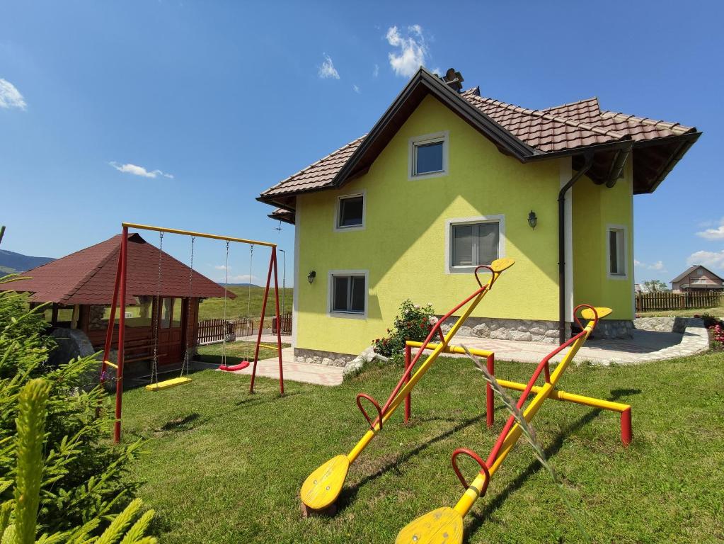 Vikendice porodice Smiljanić - 1