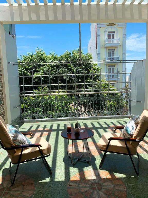 Xoai Xanh Hostel & Villa