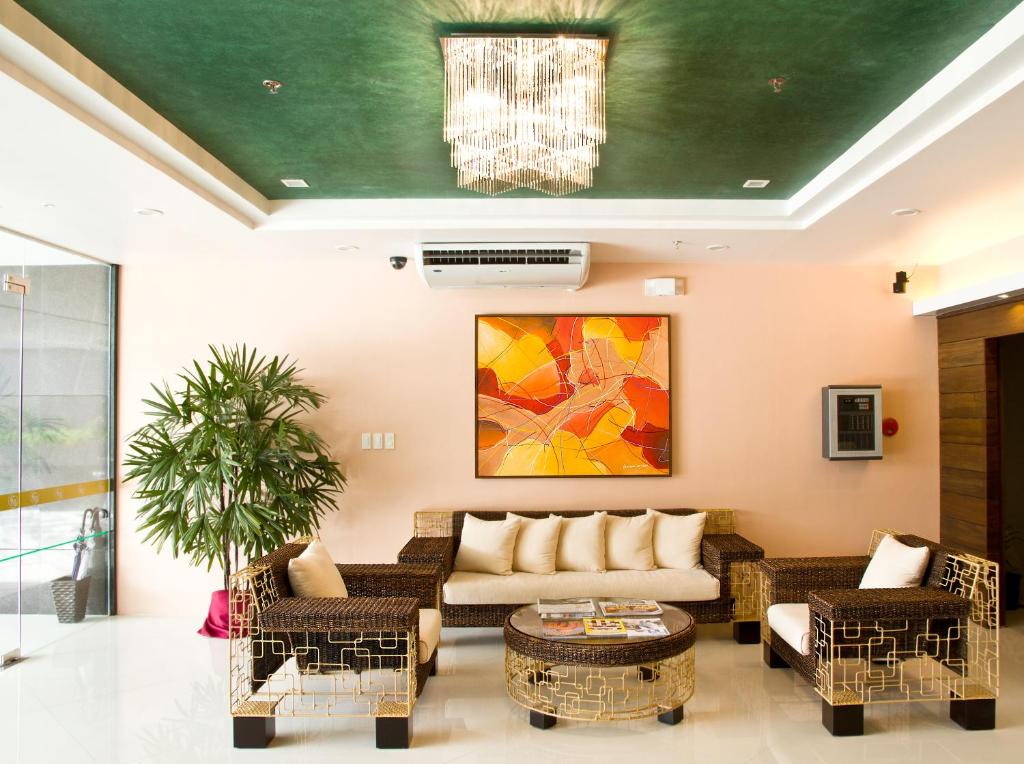 Allure Hotel & Suites photo