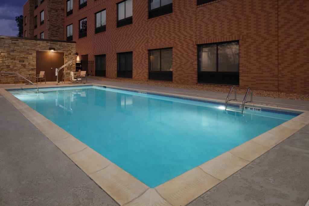 Holiday Inn Express Newnan photo