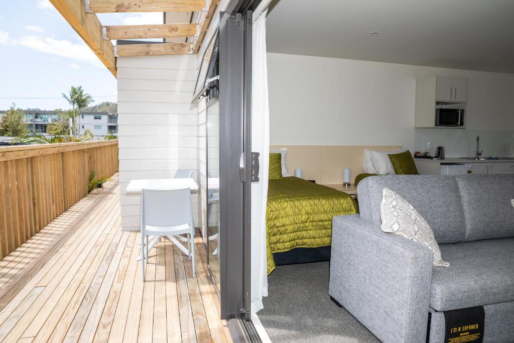 เพนนินซูลา โมเทล (Peninsula Motel)