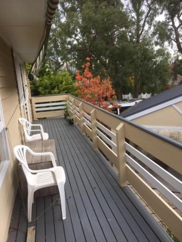 A1 Holiday home close to train station photo