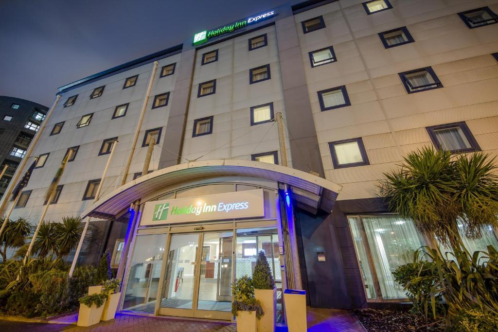 Holiday Inn Express Royal Docks, an IHG Hotel