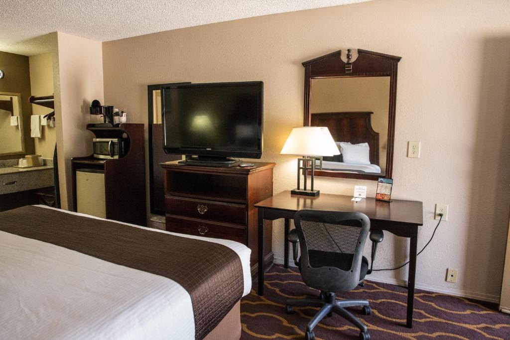 Mockingbird Inn & Suites Photo 19