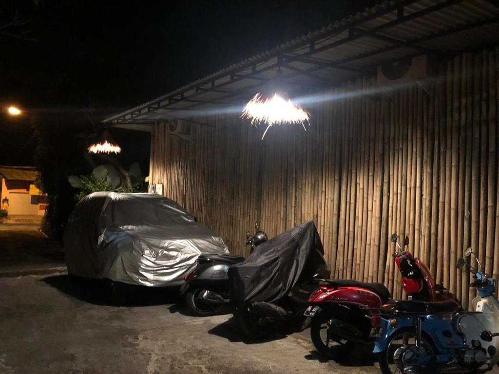 Puri Alit guest house photo
