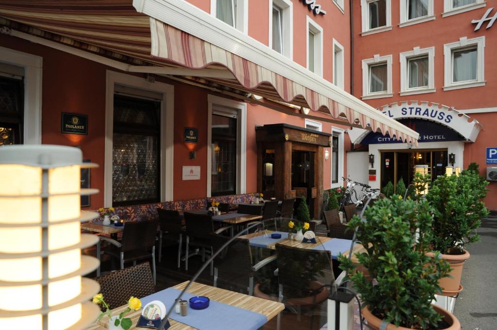 City Partner Hotel Strauss - 2
