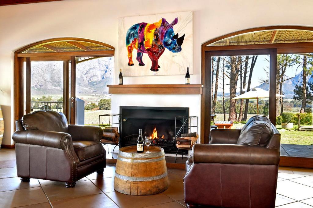 Topiary Wine Estate & Cottages photo