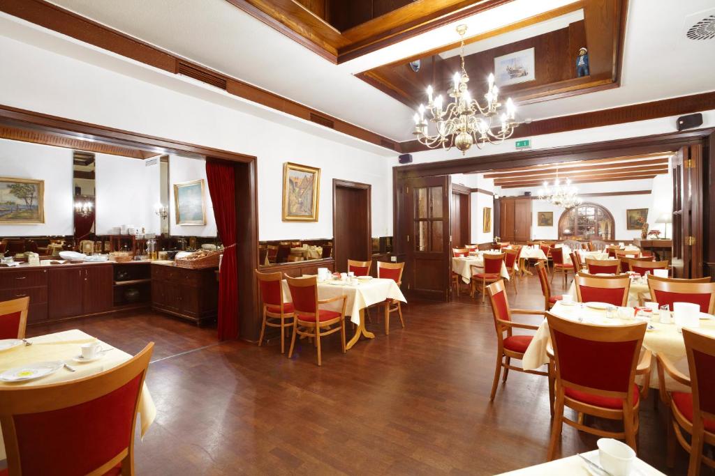 Restaurant, Hotel Jensen in Lubeck
