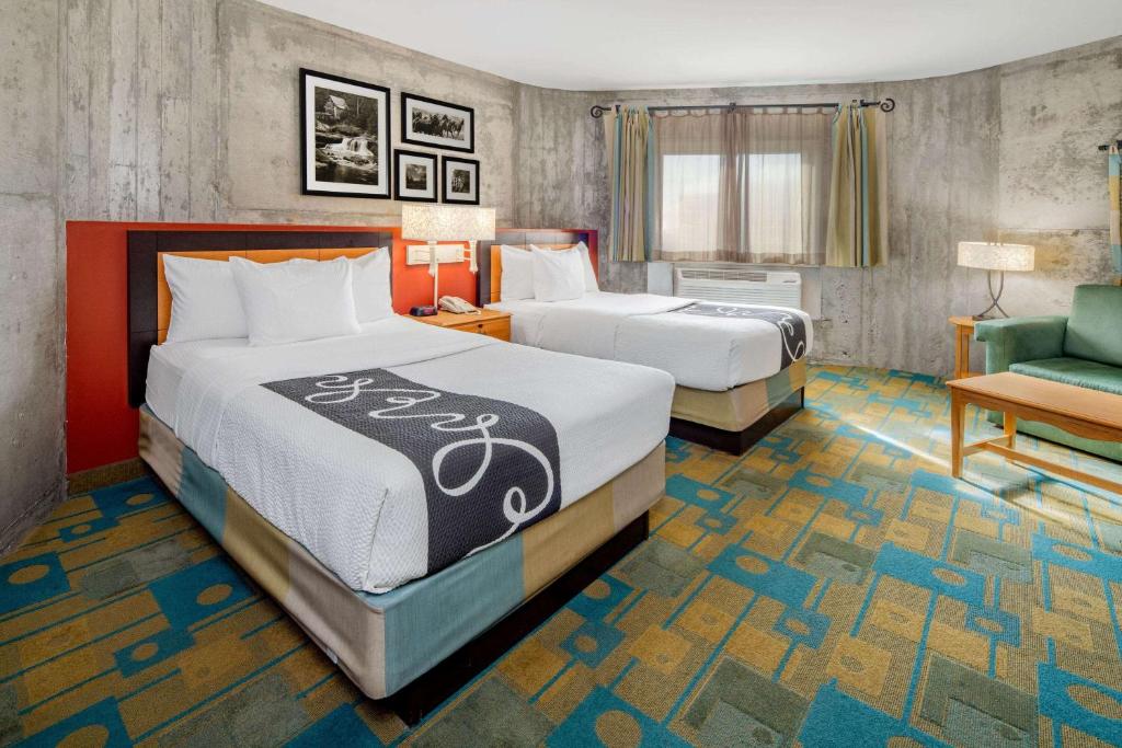 La Quinta Inn & Suites by Wyndham Irvine Spectrum