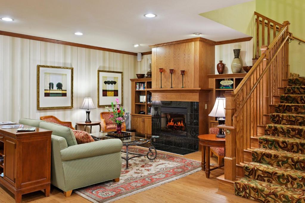 Country Inn & Suites by Radisson, Peoria North, IL photo