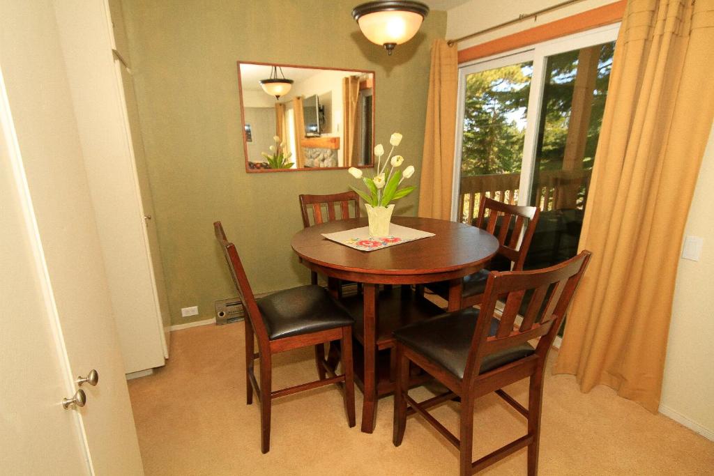 Discovery 4 #117, Mammoth Lakes