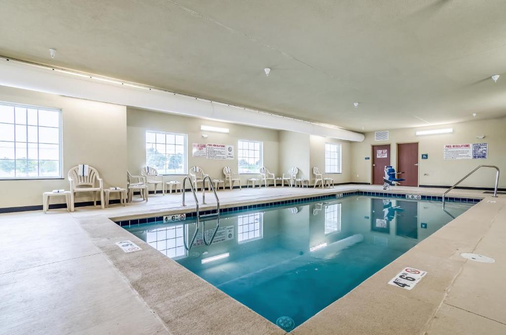 Cobblestone Hotel & Suites - Andrews photo