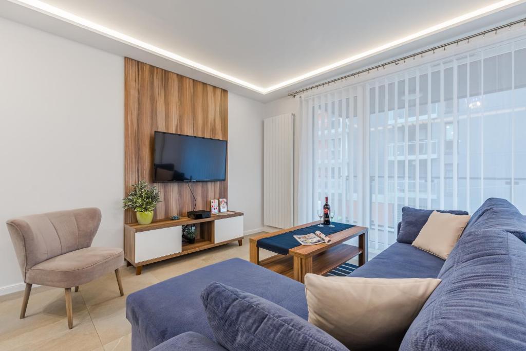 Two-Bedroom Apartment - Chmielna 72 Street