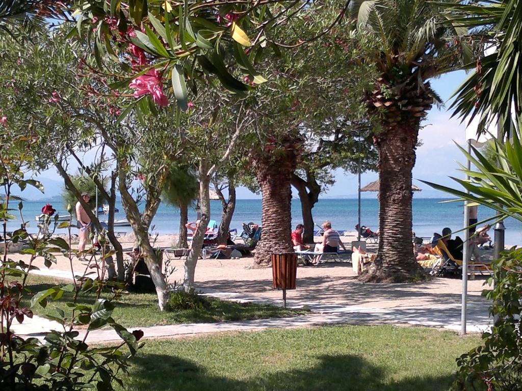 Three Stars Beach Hotel photo