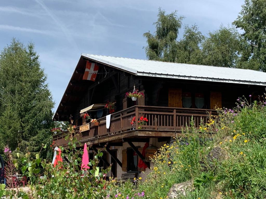APPARTEMENT PLEIN SUD AUX SAISIES n3 - 3
