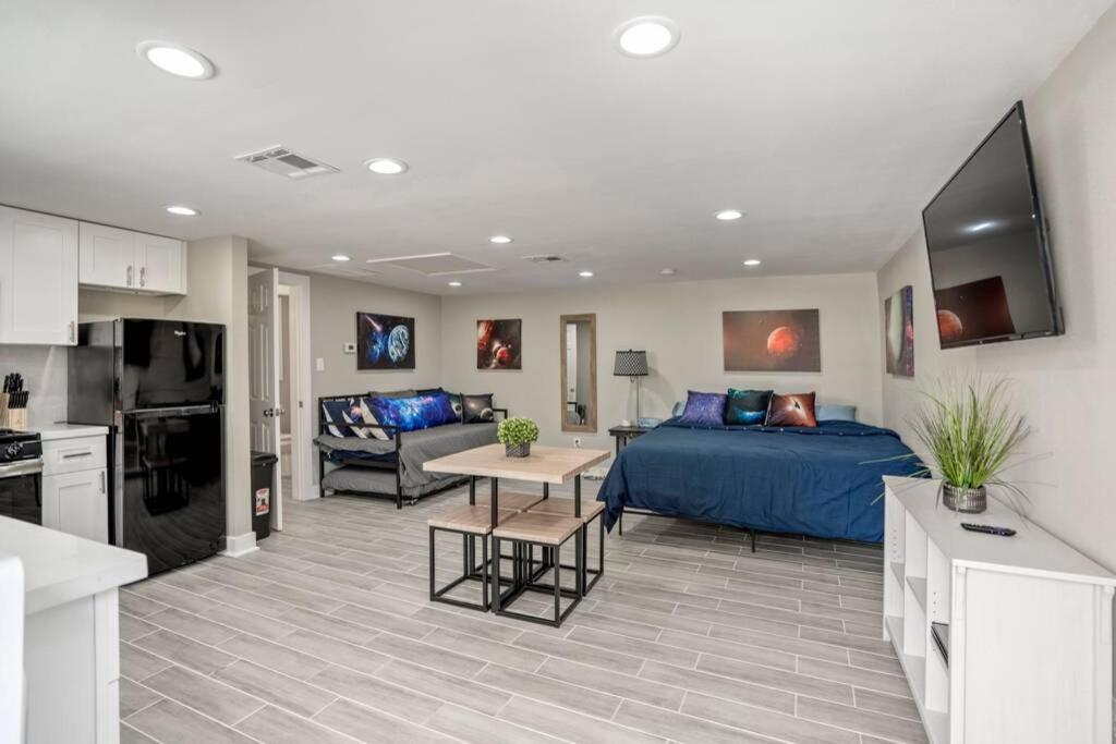 Cosmic Studio at North Downtown — Hotel in Houston (TX)
