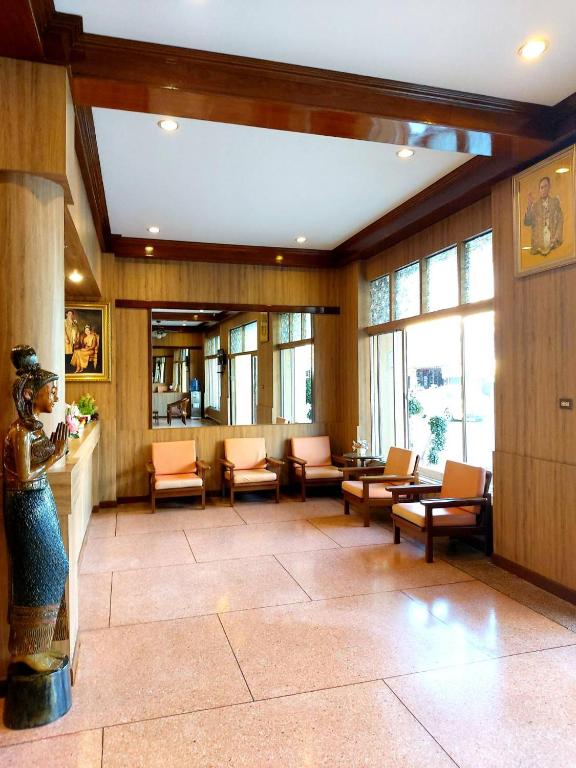 Facilities, Suriwong Chumphon Hotel in Chumphon