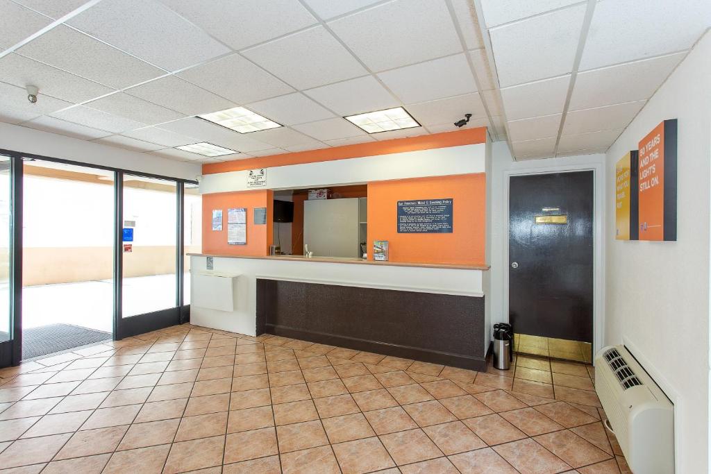 Motel 6 San Francisco Downtown photo