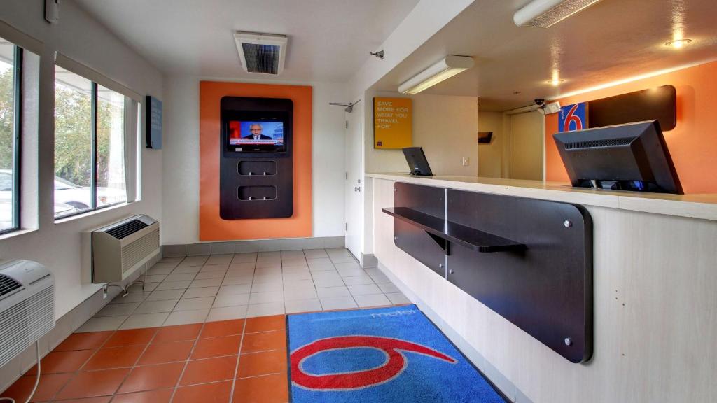 Motel 6-Des Moines, IA - North photo