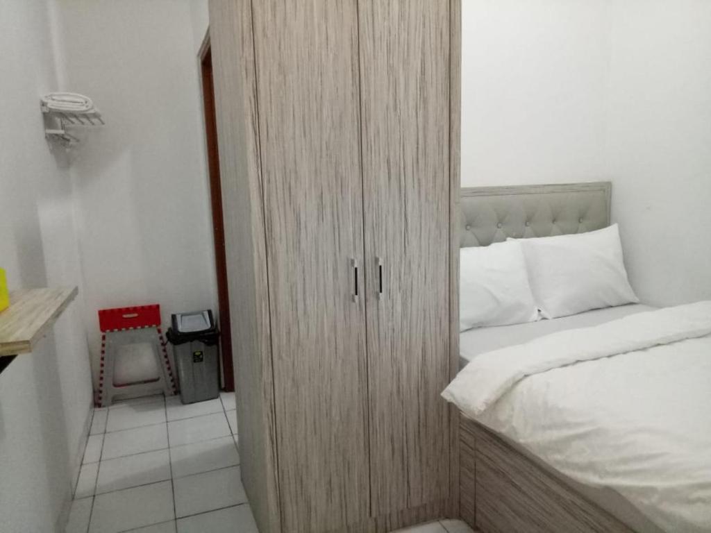 Hotel Mama Syariah at Ruko Kutajaya