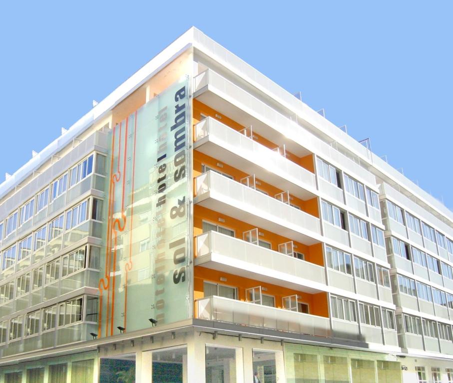 Sol Y Sombra Photo 0