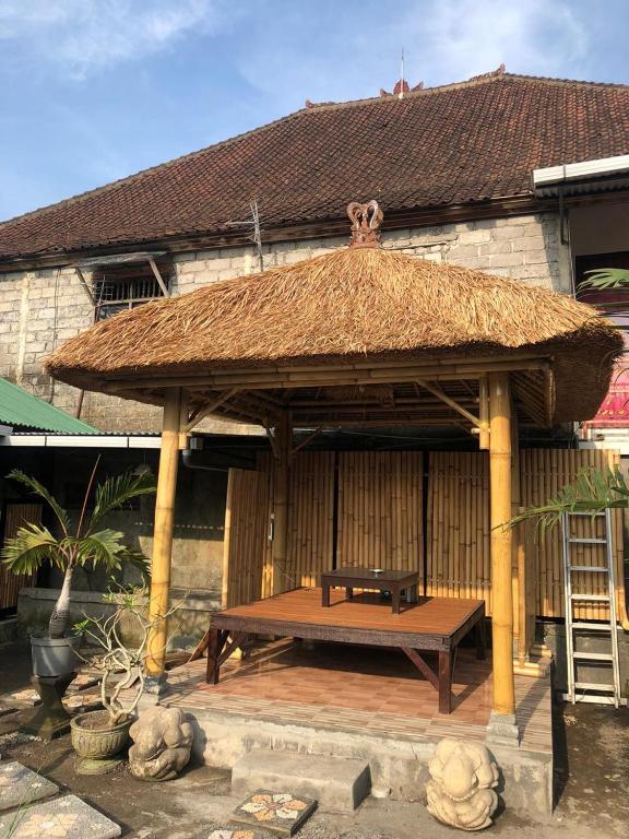 Puri Alit guest house photo