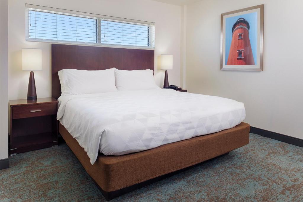 Holiday Inn Resort Daytona Beach Oceanfront Photo 17