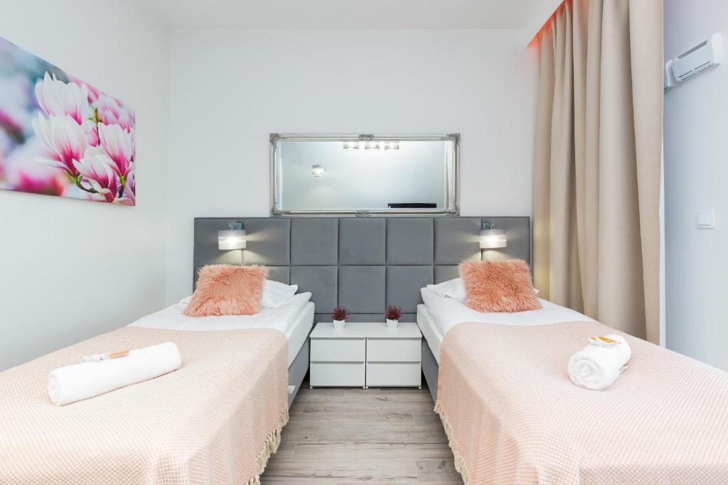 Apartments with parking Warsaw Business Center by Renters photo