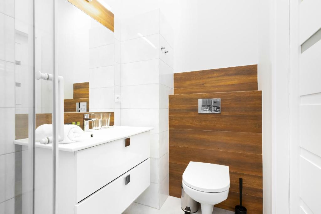 Apartments with parking Warsaw Business Center by Renters photo