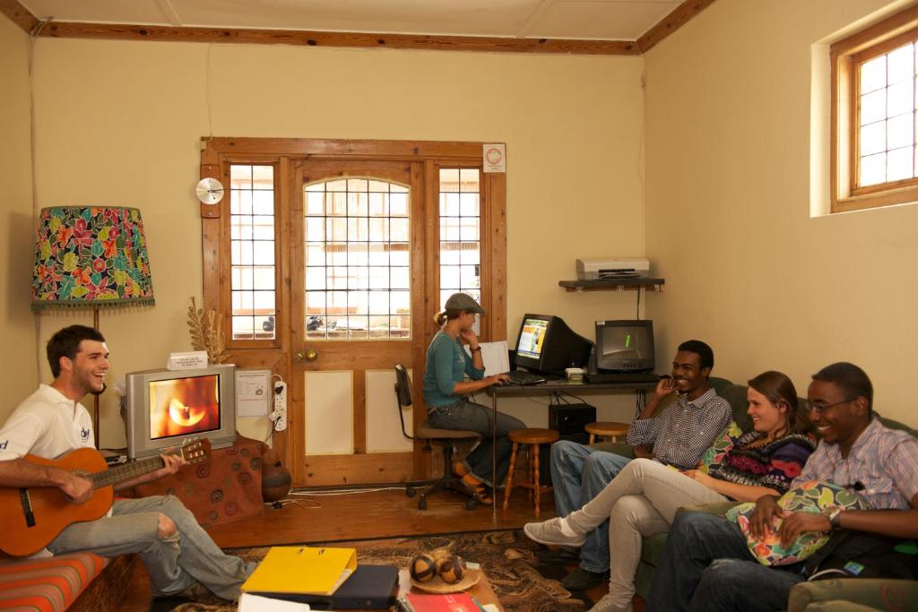 Shared lounge/TV area