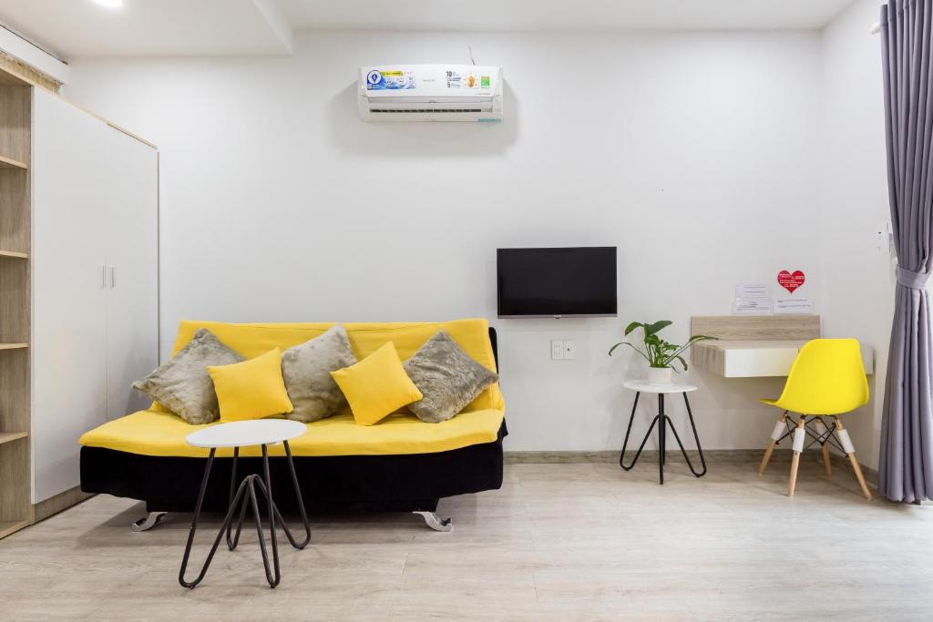 Dlux Saigon