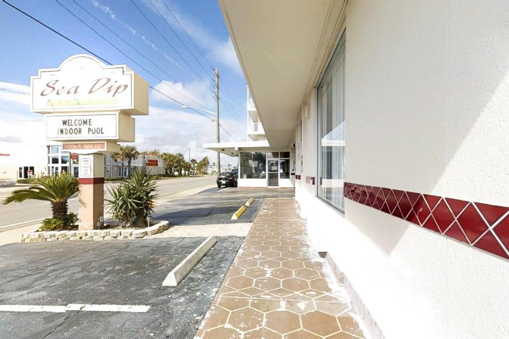 Sweet Retreat by the Sea photo