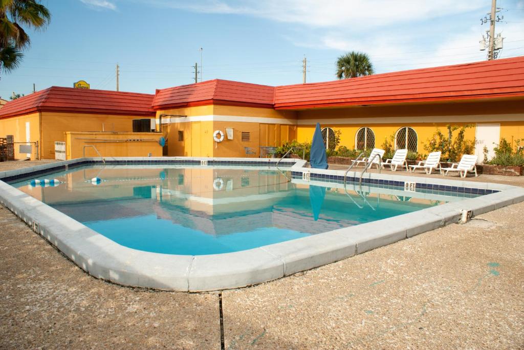 Swimming pool, Scottish Inn Downtown Jacksonville in Jacksonville (FL)