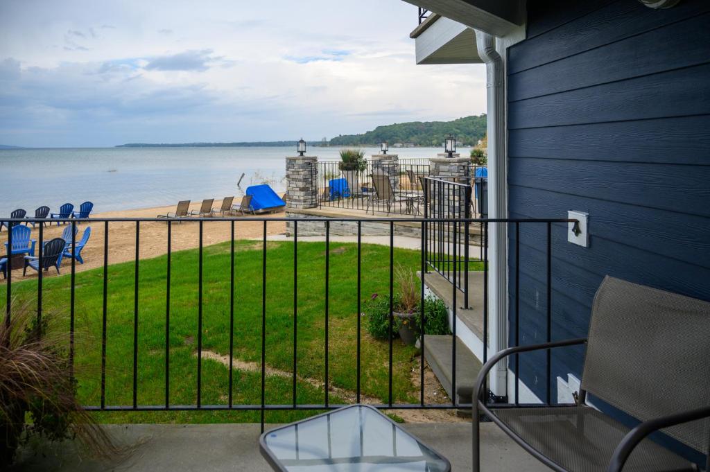 Pointes North Beachfront Resort Hotel photo