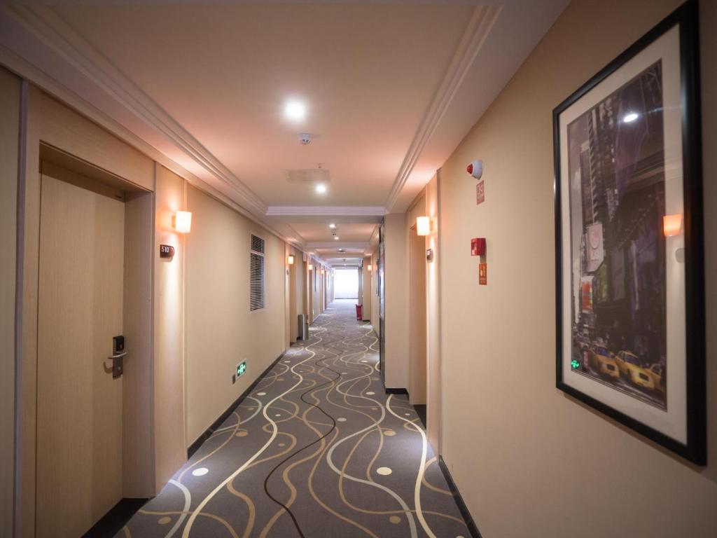 7 Days Premium Chongqing Baishiyi Hot Spring Center photo