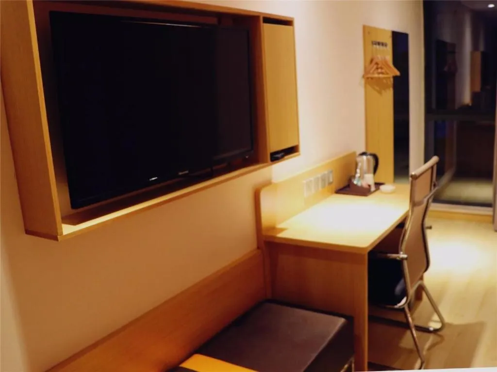 7Days Premium Chengdu East Railway Station Subway Station Branch, hotel in Chengdu