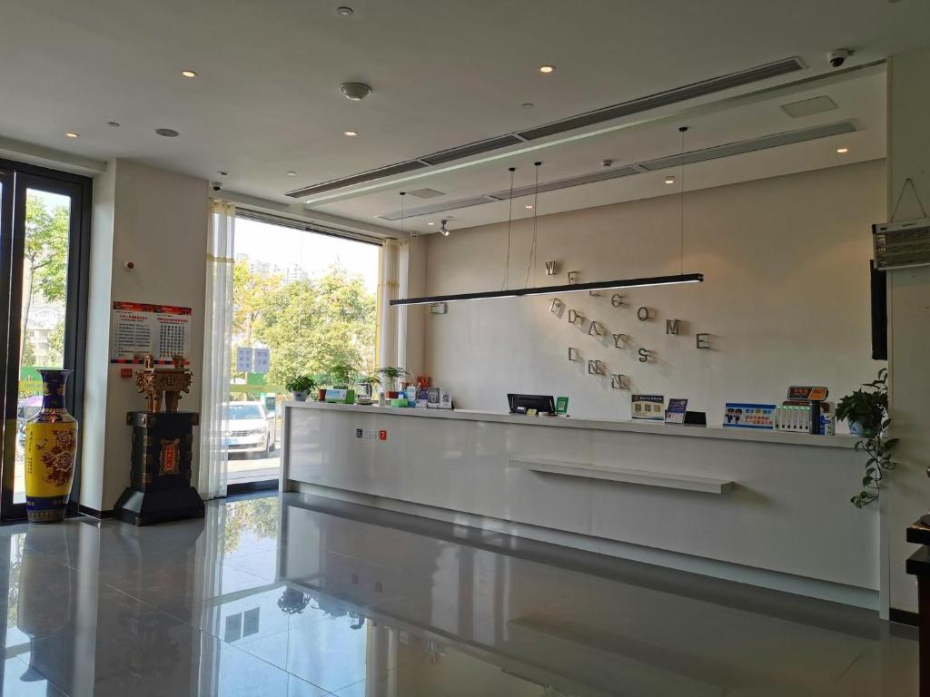 7 Days Inn의 침실 내부