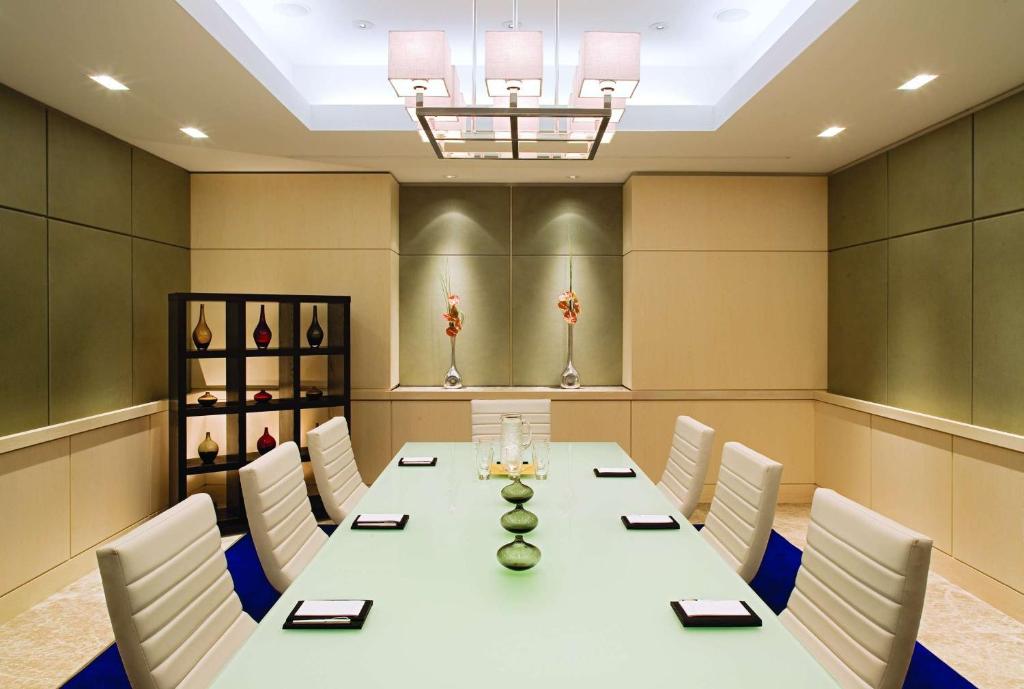 غرفة الاجتماعات/الاحتفالات