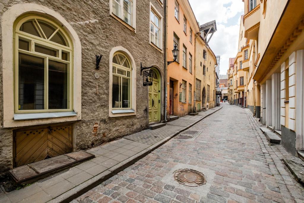 Entrance, Blacksmith Old Town Apartments in Tallinn