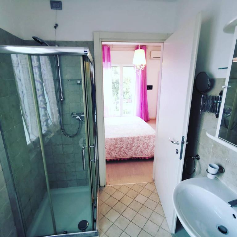 Ai Giardini Rooms -vicino Ospedale Borgo Trento e centro storico - 4