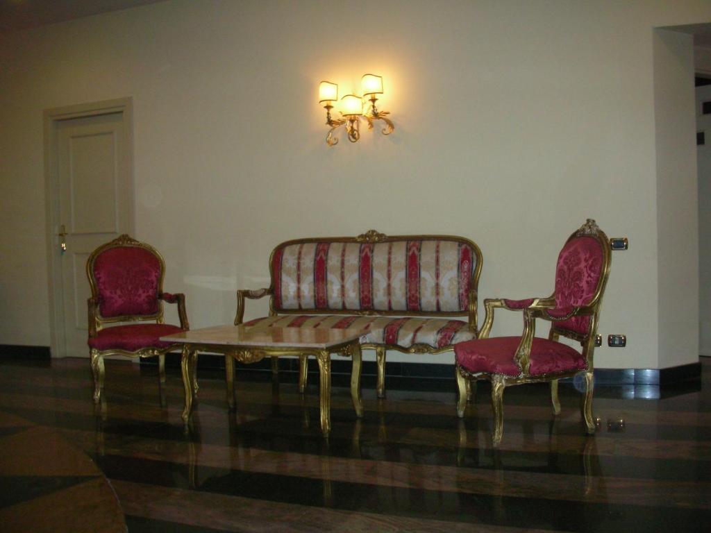 Shared lounge/TV area
