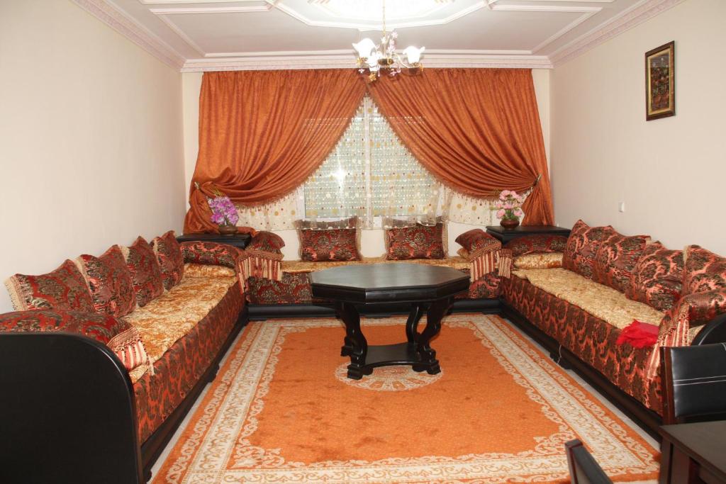 Shared lounge/TV area