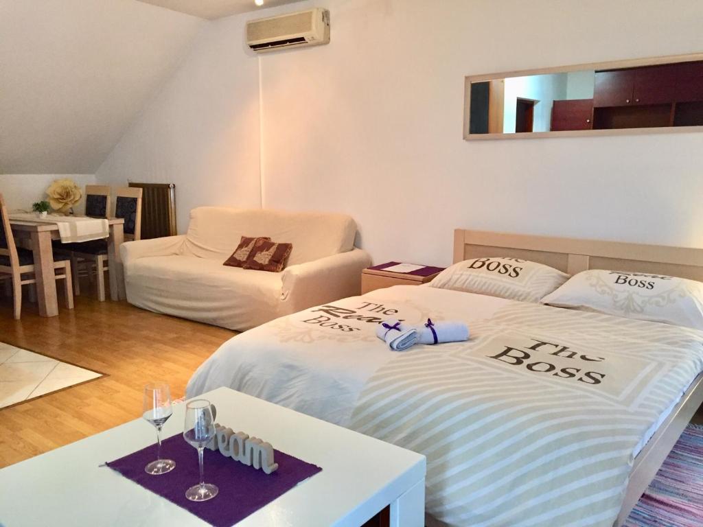 Hostel Lega House