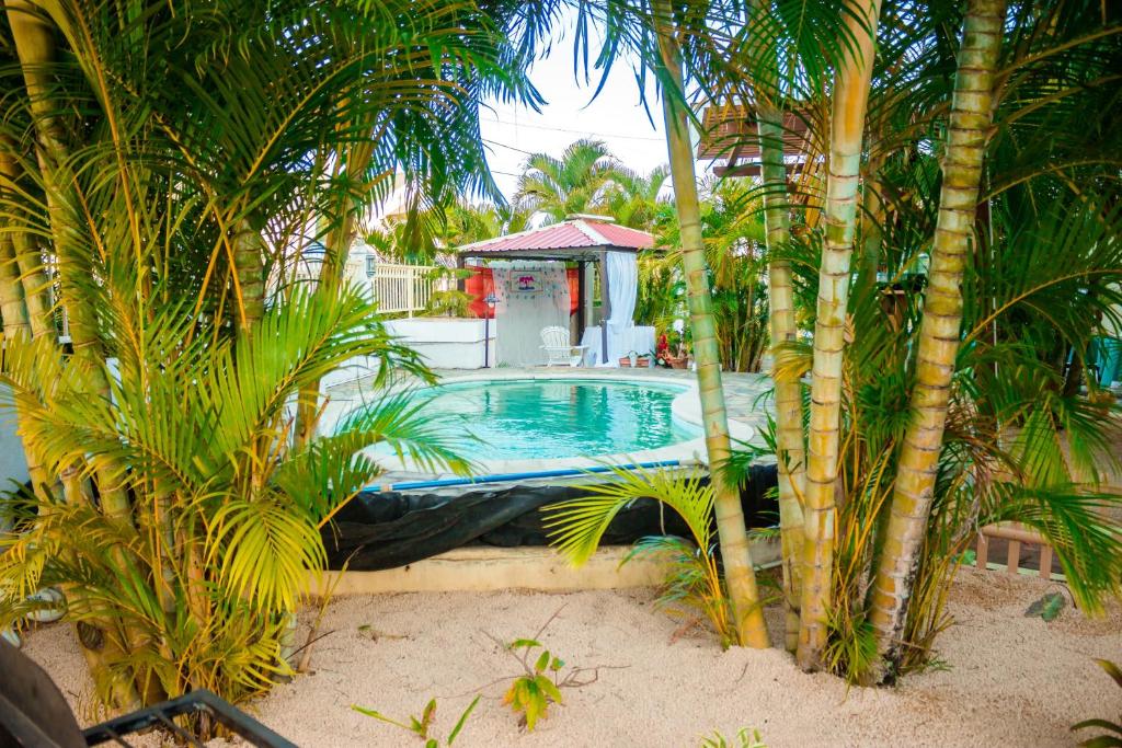 Spacious apartment in Pereybere, 100 m² with shared pool, Pereybere