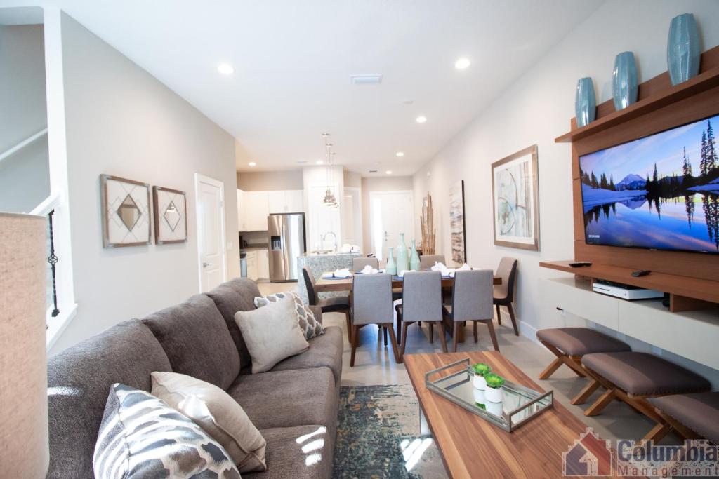 4 BR 4 BA Villa Ground Zero to Disneyworld 1804ft² photo